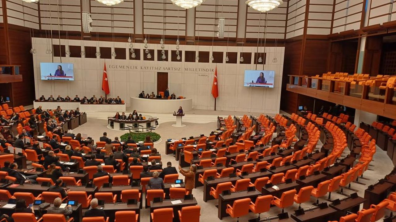 TBMM'de bütçe görüşmelerine damga vuran 'torpil' tartışması