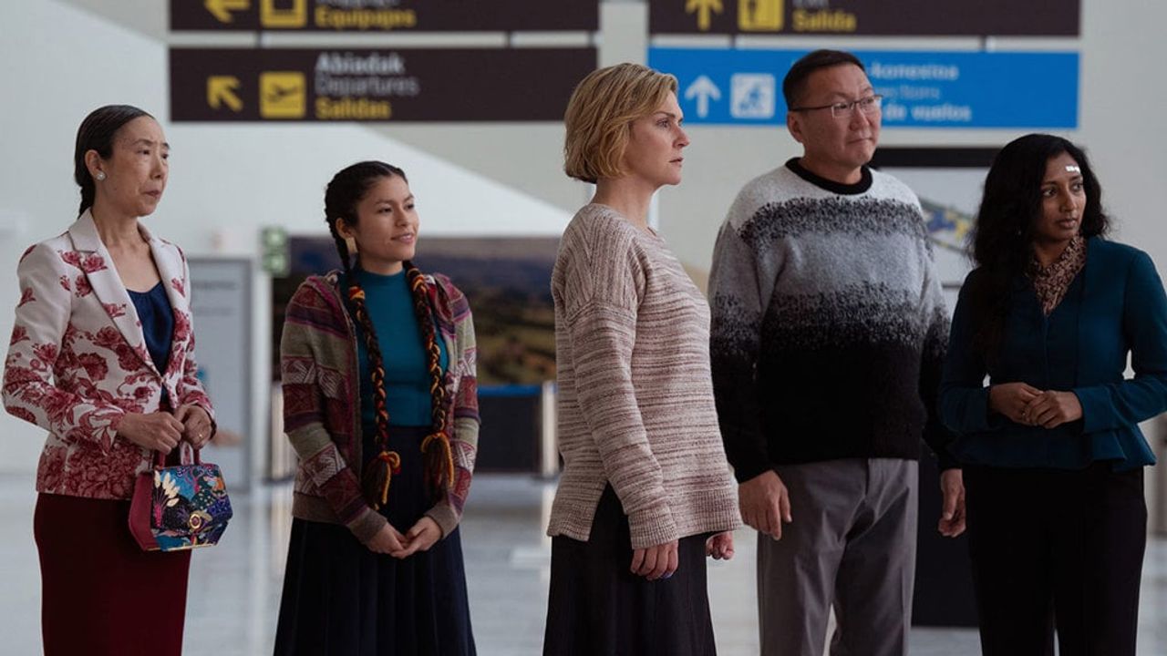 Pluribus dizisinin konusu ne? Pluribus dizisi hangi platformda  yayınlanıyor? - Nöbetçi Gazete