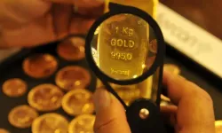 Fed’in şahin mesajları ve güçlü dolar altın fiyatlarını aşağı çekti