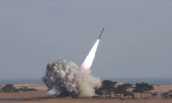 Yemen ordusu Sana Havalimanı pistini vurdu!