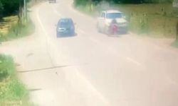Bursa'da kamyonet ile motosiklet böyle çarpıştı: 1 ağır yaralı