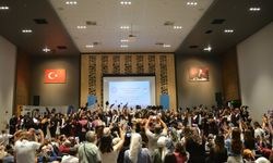 Karacabey MYO'nun 30. dönem mezunları kep attı