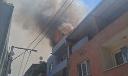Bursa'da yangın paniği... Çatı alevlere teslim oldu!