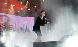 Şebnem Ferah 6 yıl aradan sonra İzmir'de konser verdi