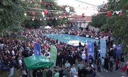 Bursa'da meydanlara kurulan dev ekranlarda Dünya Kupası heyecanı yaşandı