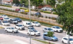 Yağmur uyarısına rağmen Bursalılar sokaklara akın etti