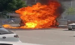 Bursa'da çakmak yüklü hafif ticari araç alev alev yandı!
