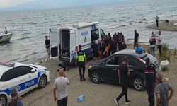 İznik Gölü'nde kaybolan 2 gencin cansız bedenine ulaşıldı