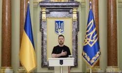 Zelenskiy: Rusya'nın iç kesimlerindeki petrol tesislerini vurduk