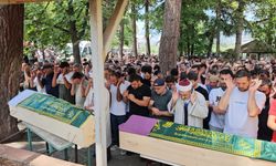Yalova'da aynı motosiklette can veren anne-baba gözyaşlarıyla uğurlandı