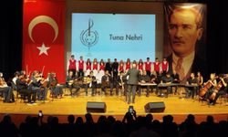 Bursa'nın kayıp türküleri 15 Temmuz destanıyla buluştu! Zeki Müren Güzel Sanatlar Lisesi'nden anlamlı konser
