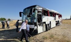 Kütahya'da yolcu otobüsü devrildi: 31 yaralı