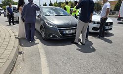 Bursa İnegöl'de otomobil motorsiklete çarptı: 2 yaralı
