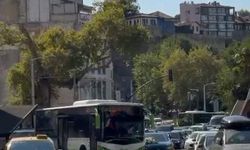 Bursa'da yüzleri gülümseten anlar... Otobüs şoförü konvoyun önünü kesti!