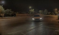 Kazada savrulan araç, yol kenarında oturanlara çarptı: 6 yaralı