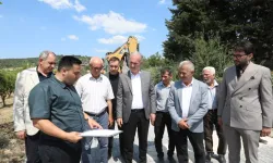 İnegöl Belediyesi kırsalda parke taş çalışmalarını sürdürüyor!