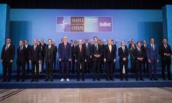 NATO Zirvesi'nde aile fotoğrafı çekildi