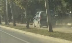 Yayaların canını tehlikeye attı... Bursa'da trafik magandası aracı kaldırımda kullandı!