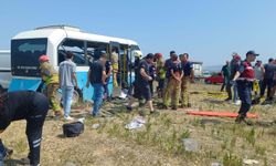 Manisa'da minibüsler çarpıştı: 1 ölü, 11 yaralı