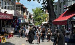 Cumhuriyet Caddesi’nde hafta sonu yoğunluğu