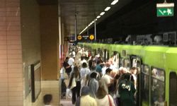 Bursa'da hafta sonu metro yoğunluğu! Vagonlarda adım atacak yer kalmadı