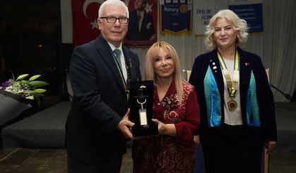 Gökdere Rotary’den Bedia Akartürk’e 69. sanat yılında anlamlı ödül