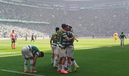 Tribünden sahaya, her yer Yeşil-Beyaz! Bursaspor'un şampiyonluk maçından en özel kareler...