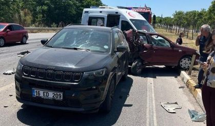 Balıkesir'de 6 araç birbirine girdi: 2 yaralı