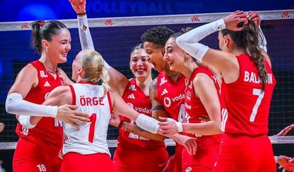 Filenin Sultanları VNL'de şampiyon! Türkiye 3 yıl sonra Milletler Ligi'nde zirvede!