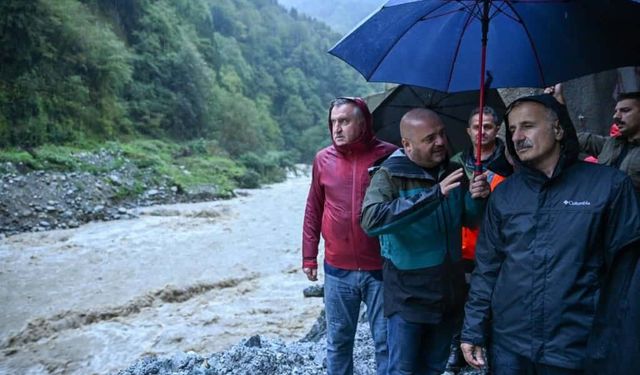 Bakan Uraloğlu, Çamlıhemşin Hala Tüneli'nde incelemelerde bulundu