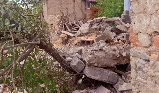 Simav beşik gibi sallanıyor