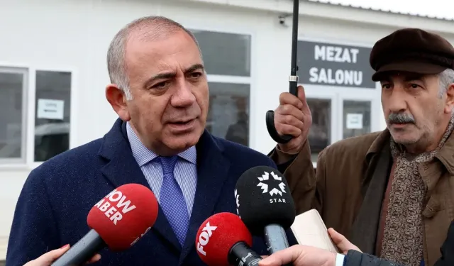 Gürsel Tekin CHP İstanbul İl Başkanlığı görevinden alındı