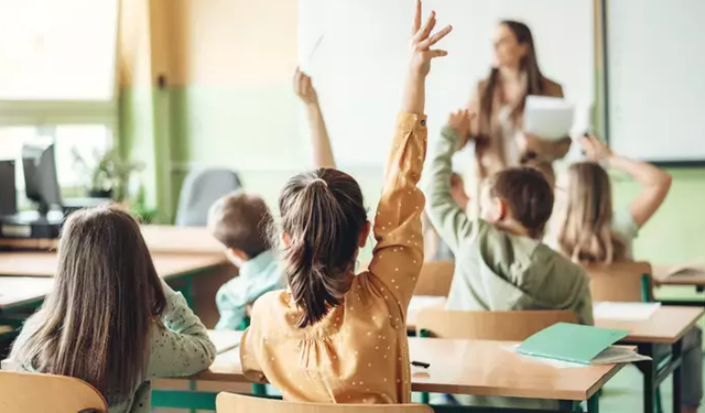 22 Nisan okullar yarım gün mü? 22 Nisan'da dersler devam edecek mi?