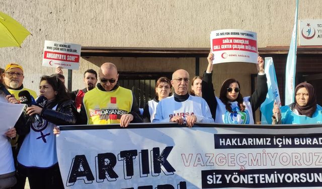 Bursa'da sağlık emekçilerinden “artık yeter” tepkisi!