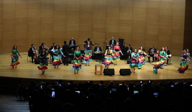 Bursa’da Roman ve Balkan ezgileriyle coşkulu gece