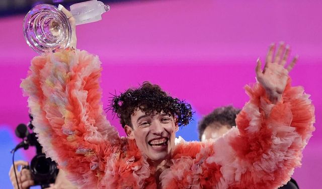 Eurovision'da sular durulmuyor! O isim İsrail’in katılımı nedeniyle ödülünü iade ediyor
