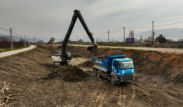 Bursa’da sel riskine karşı altyapı temizliği hız kazandı