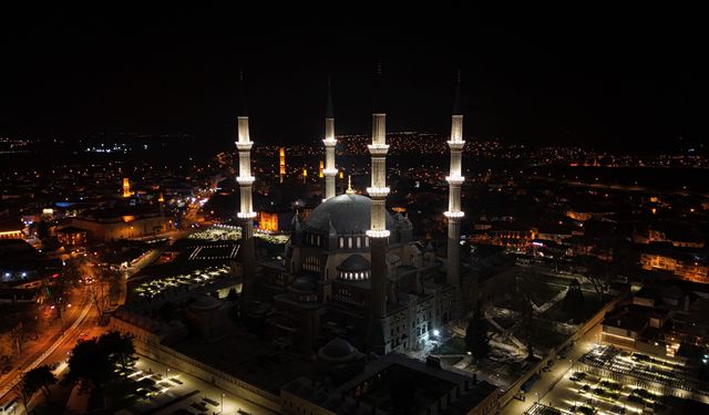 Selimiye Camii yıllar sonra yeniden aydınlandı