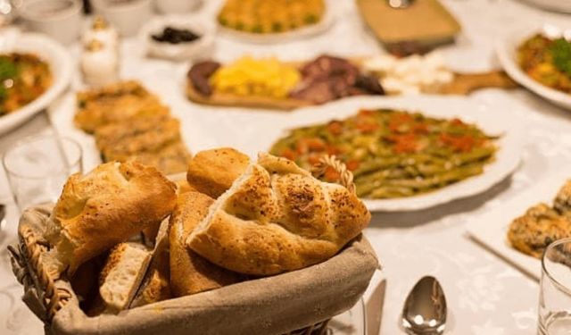 İSTANBUL SAHUR VAKTİ 27 Şubat: İstanbul'da sahur saat kaçta? İstanbul iftar ne zaman açılacak?