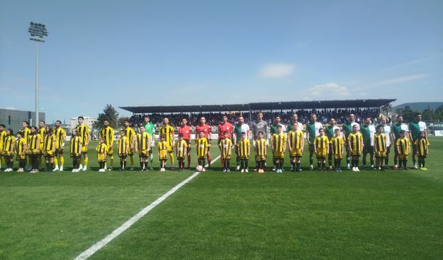 Bursaspor’u şampiyonluk da durduramadı: 5-0’lık galibiyet