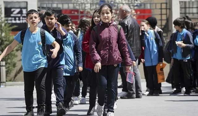 Okullar ne zaman kapanıyor 2026? Yaz tatili kaç gün sürecek, karne günü ne zaman?