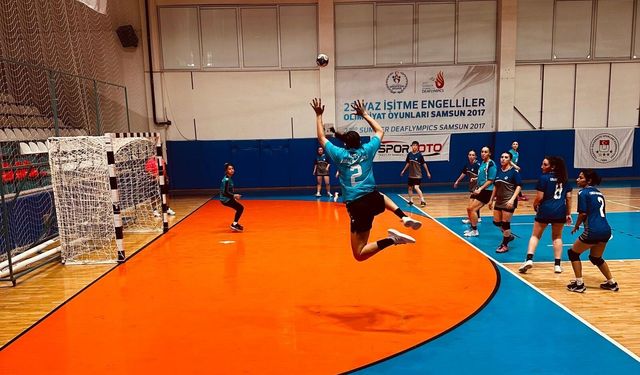 BUÜ Kadın Hentbol Takımı Türkiye şampiyonu oldu