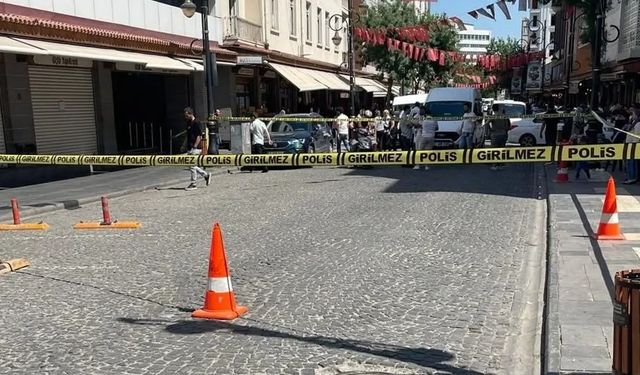 Diyarbakır’da Yapı Kredi Bankası Şubesi'ne silahlı saldırı