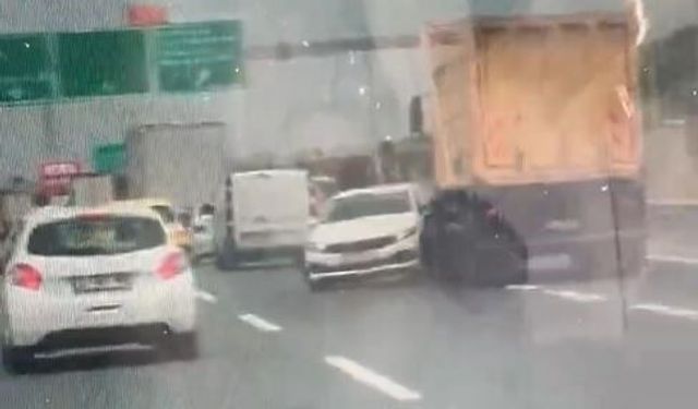 Kuzey Marmara Otoyolu’nda korku dolu anlar: Tır otomobili önüne alıp sürükledi