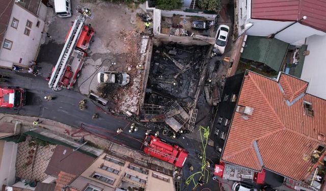 İstanbul'da korkutan yangın... Dumanlar gökyüzünü kapladı!