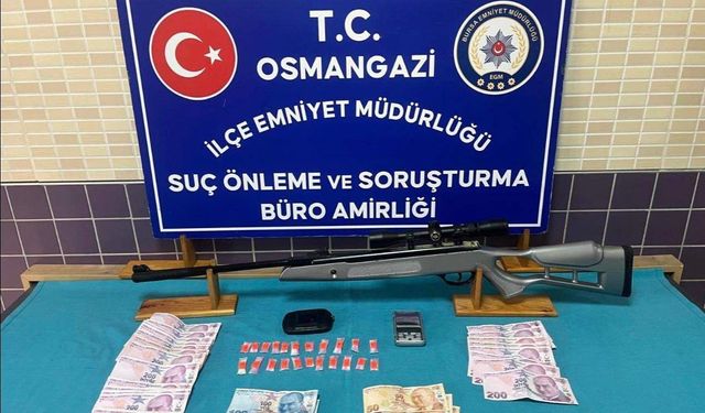 Bursa'da uyuşturucu operasyonu: Zehir tacirleri ve aranan hükümlüler yakalandı