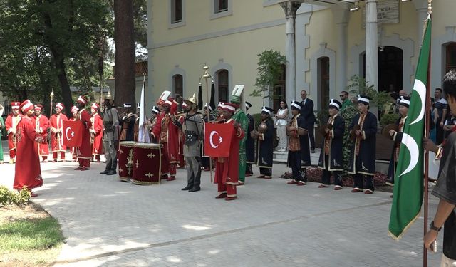 25 ülkeden öğrenciler aynı safta: Mehterle kültür köprüsü kurdular