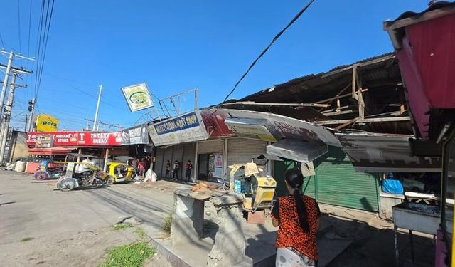Filipinler'de 7.8 büyüklüğünde deprem
