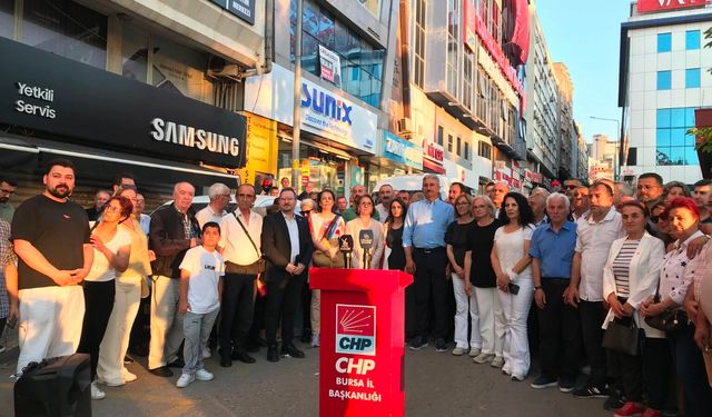 CHP Osmangazi örgütünden İl Başkanlığı önünde birlik mesajı: “Seçilmişlerin yanındayız, atanmışlara karşıyız”