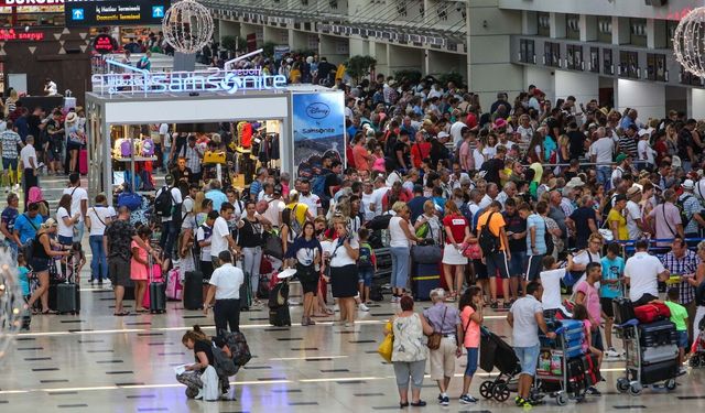 Mayısta Antalya Havalimanı'nda 3,7 milyon yolcuya hizmet verildi